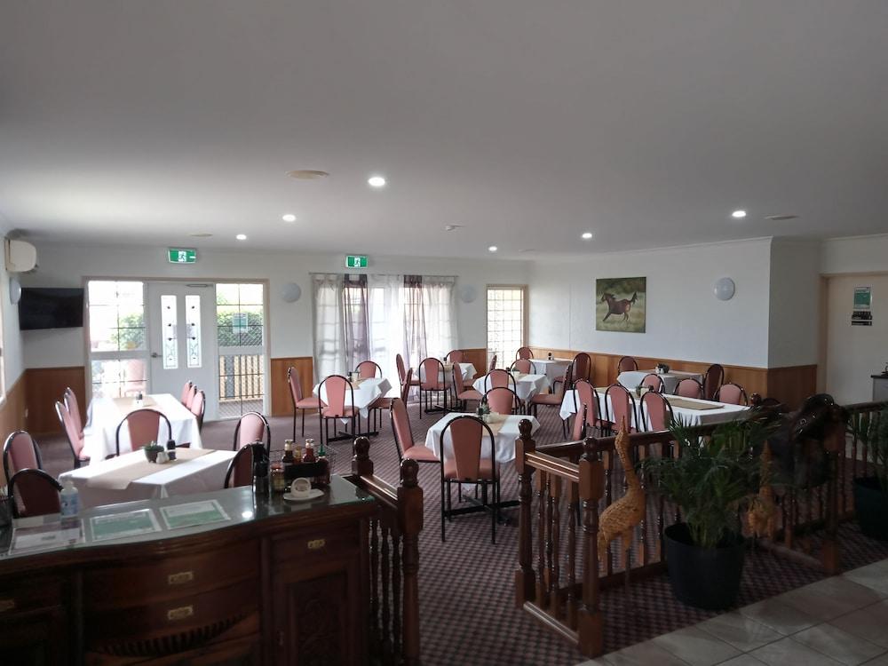 Outback Mt Isa 3*