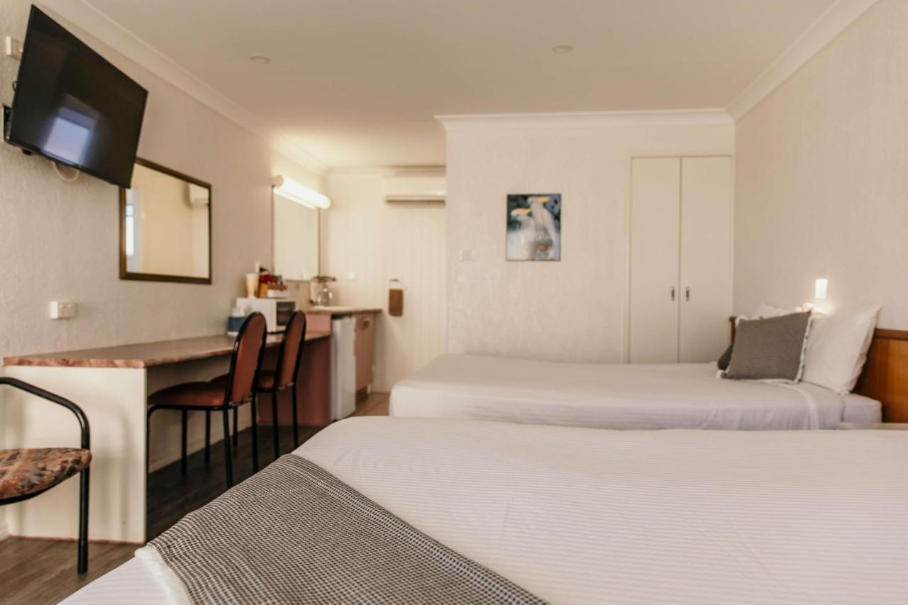 Outback Mt Isa Motel 3*