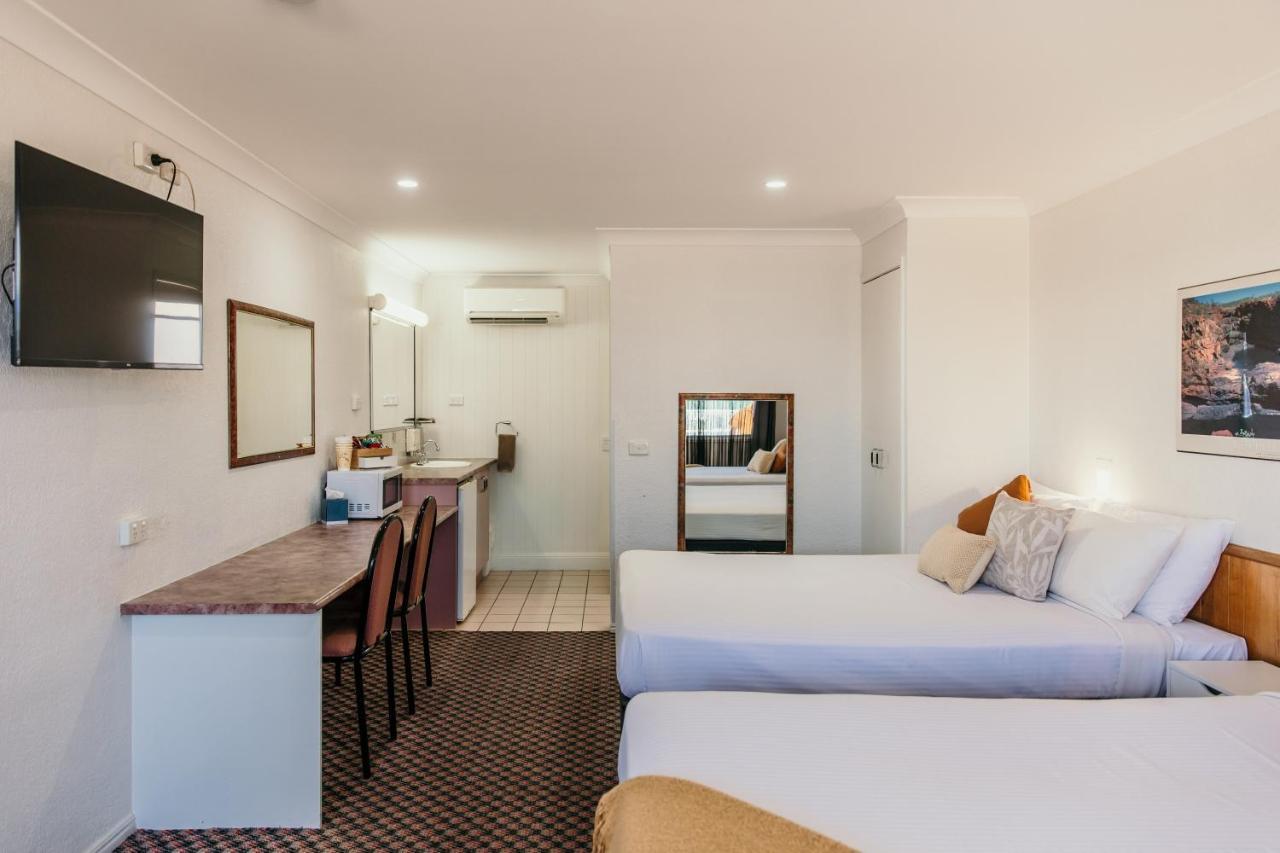 Outback Mt Isa 3*
